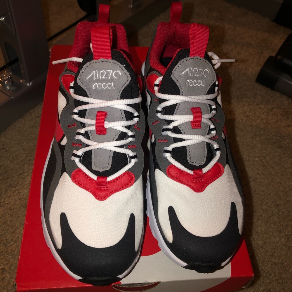NEW NIKE AIR MAX 270 REACT University red
